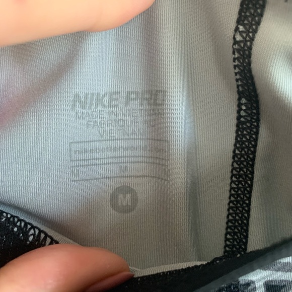 Nike Pro 3/4 length leggings - Picture 3 of 3